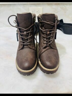 Cliffs by WHITE MOUNTAIN Brown Faux-Fur Lined Lace-Up Winter Boots